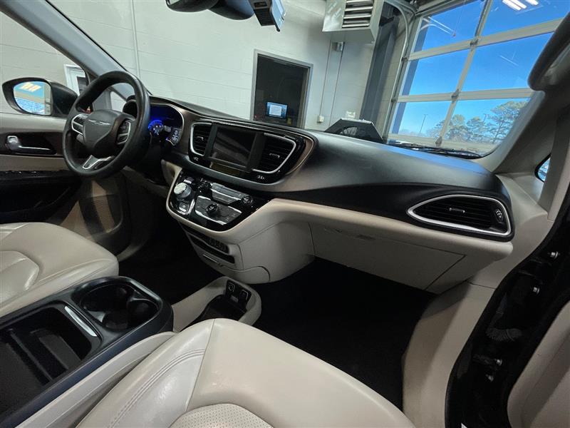 2021 CHRYSLER VOYAGER LXI