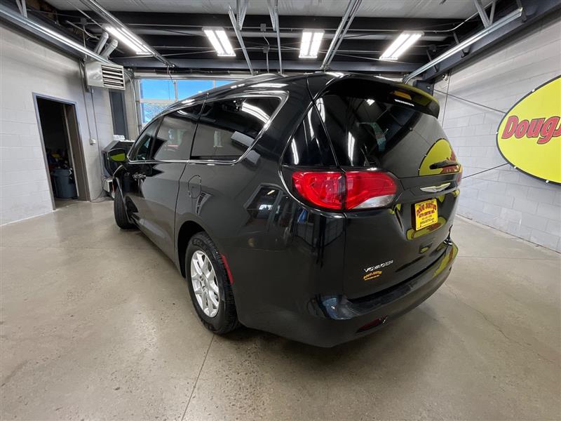 2021 CHRYSLER VOYAGER LXI