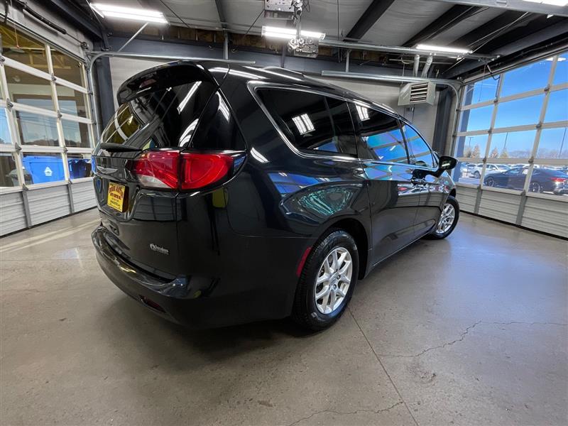 2021 CHRYSLER VOYAGER LXI