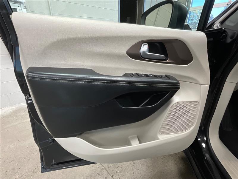 2021 CHRYSLER VOYAGER LXI