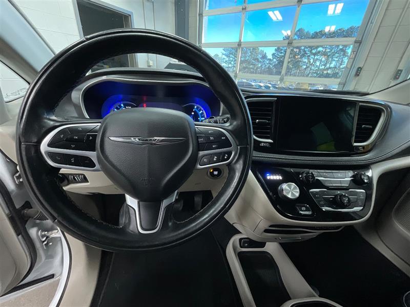 2022 CHRYSLER PACIFICA HYBRID TOURING L