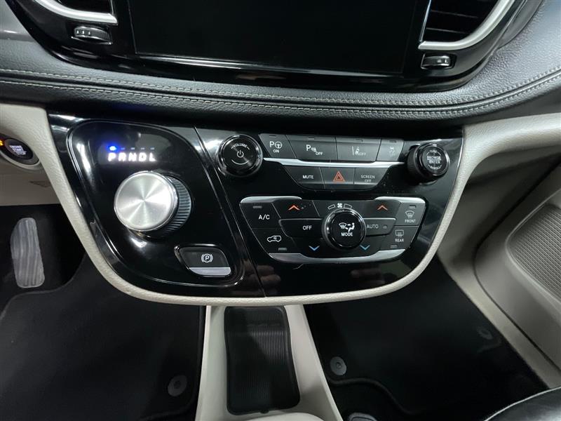 2022 CHRYSLER PACIFICA HYBRID TOURING L