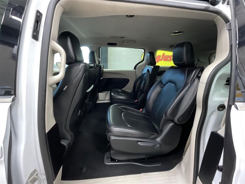 2022 CHRYSLER PACIFICA HYBRID TOURING L