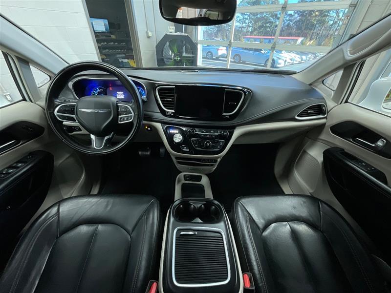 2022 CHRYSLER PACIFICA HYBRID TOURING L