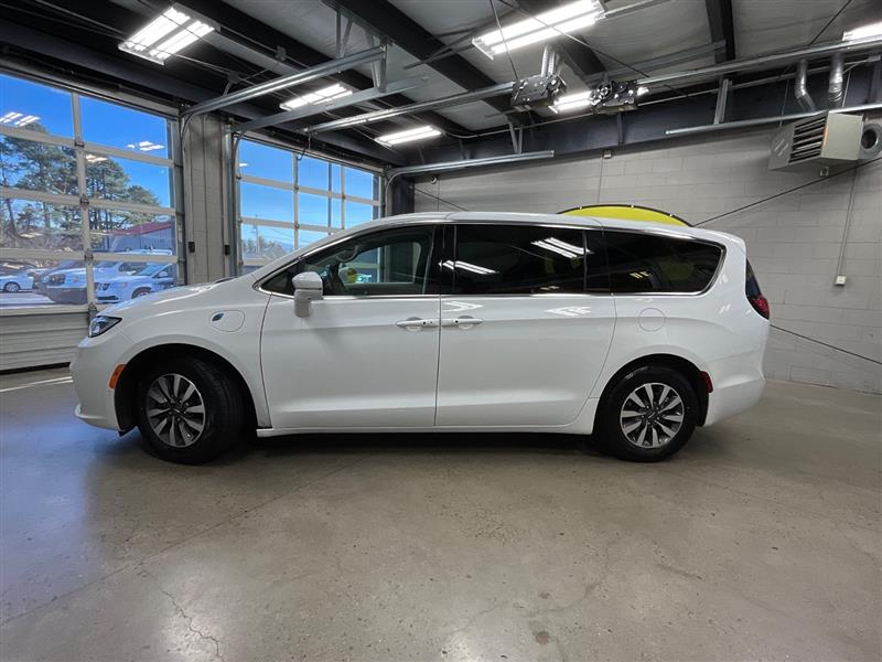 2022 CHRYSLER PACIFICA HYBRID TOURING L