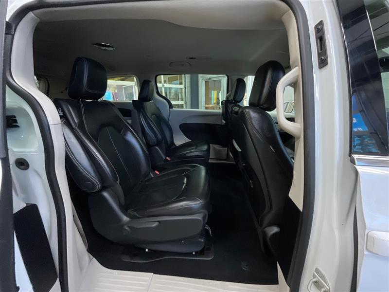 2022 CHRYSLER PACIFICA HYBRID TOURING L