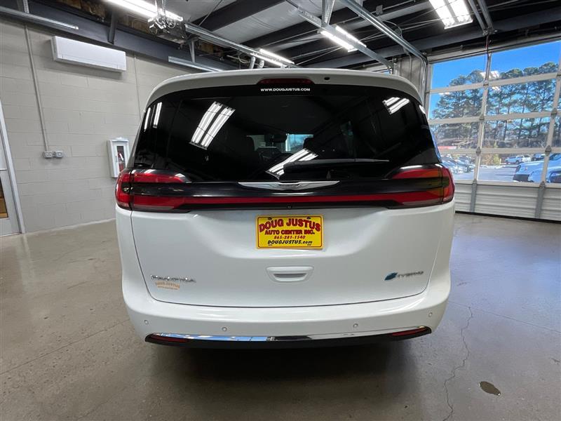2022 CHRYSLER PACIFICA HYBRID TOURING L