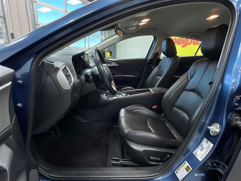 2018 MAZDA MAZDA3 TOURING