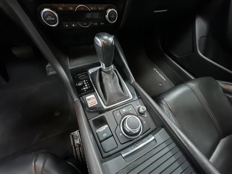 2018 MAZDA MAZDA3 TOURING