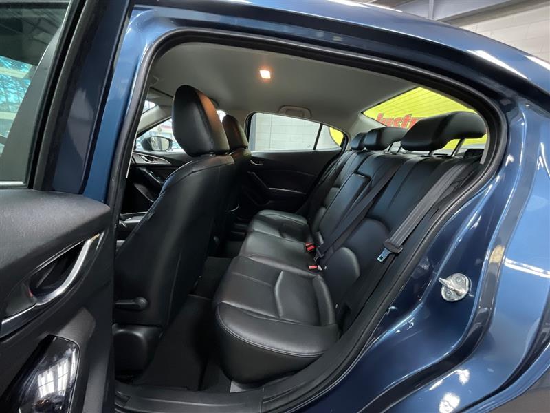 2018 MAZDA MAZDA3 TOURING