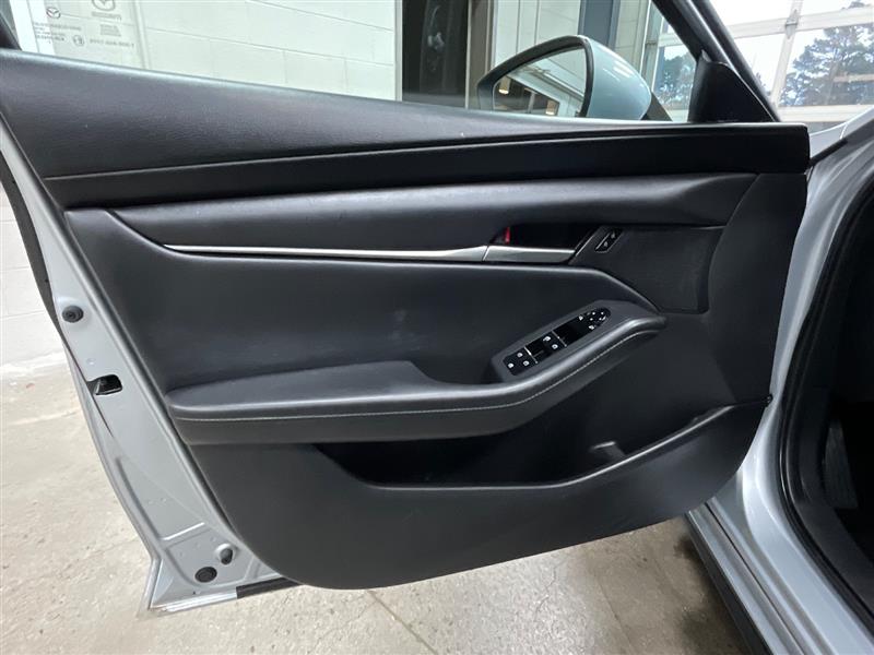 2020 MAZDA MAZDA3 Select 