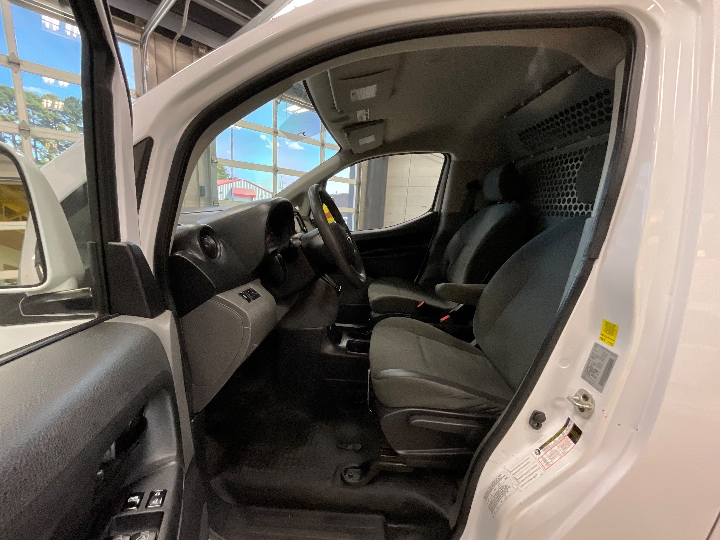 2017 Nissan NV200 SV photo 10