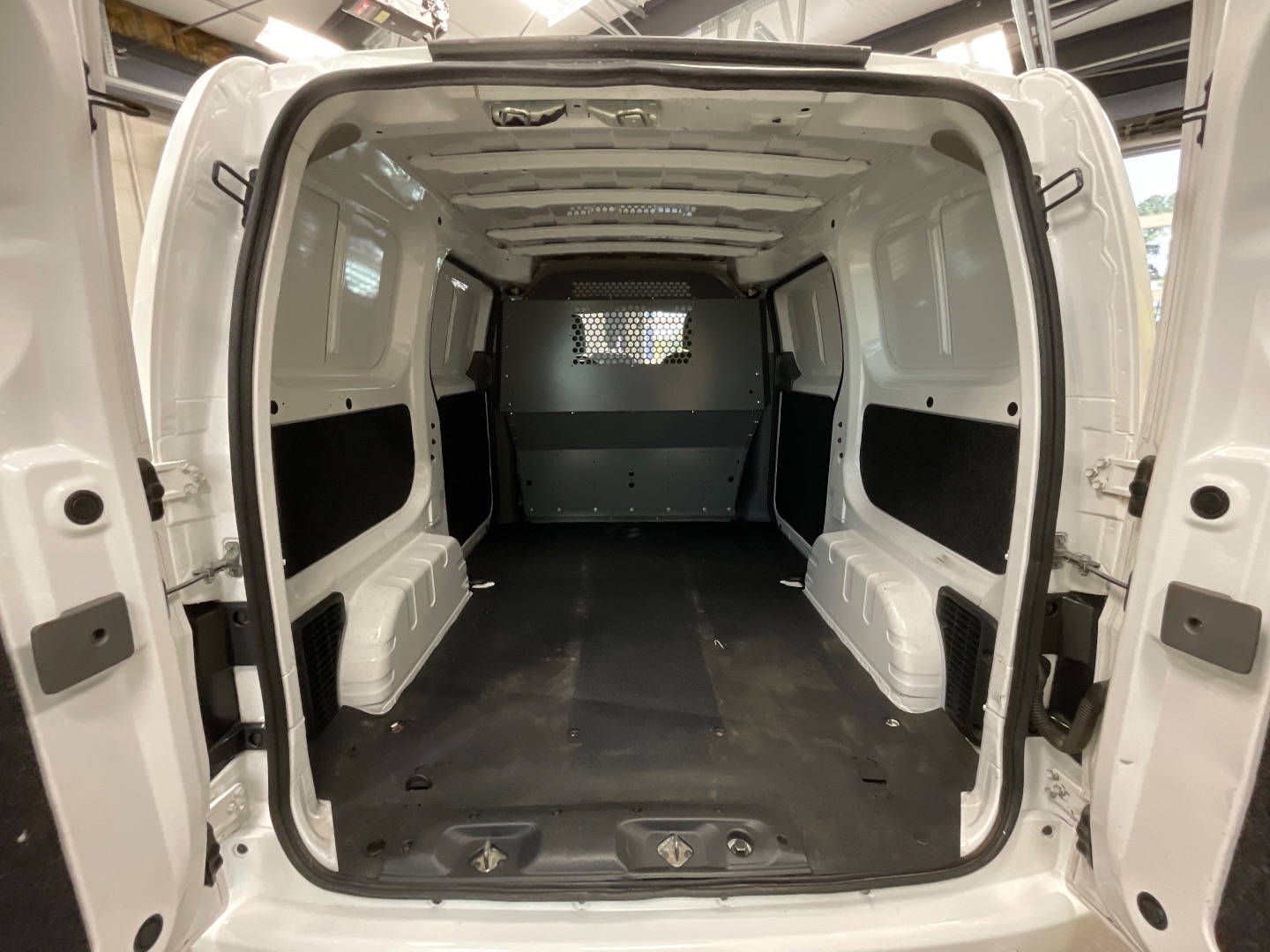 2017 Nissan NV200 SV photo 15