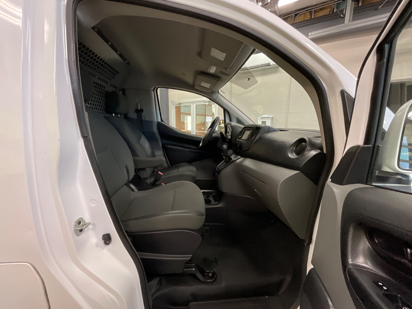 2017 Nissan NV200 SV photo 18