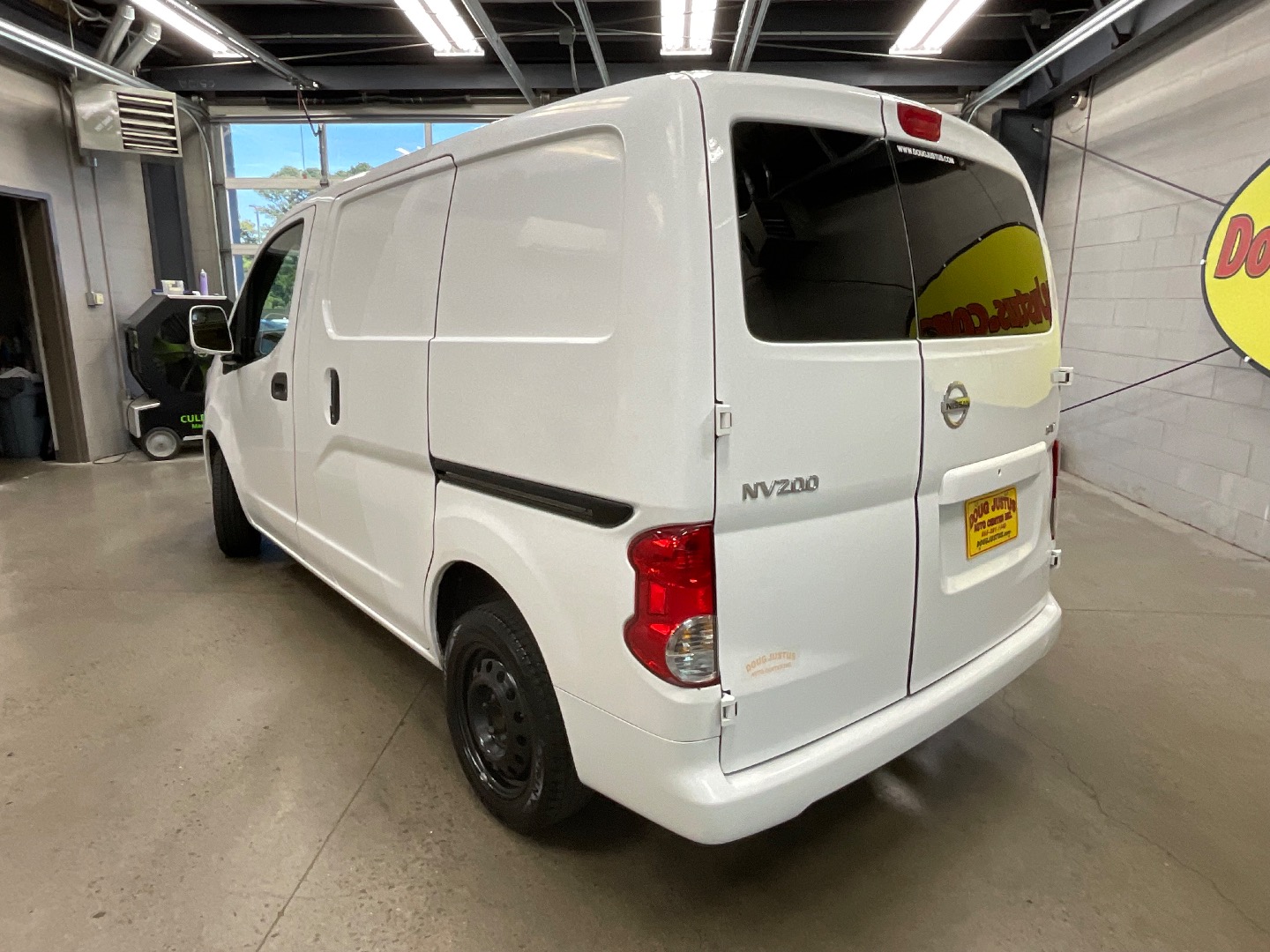 2017 Nissan NV200 SV photo 3