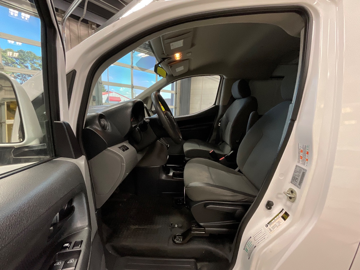 2020 Nissan NV200 SV photo 10