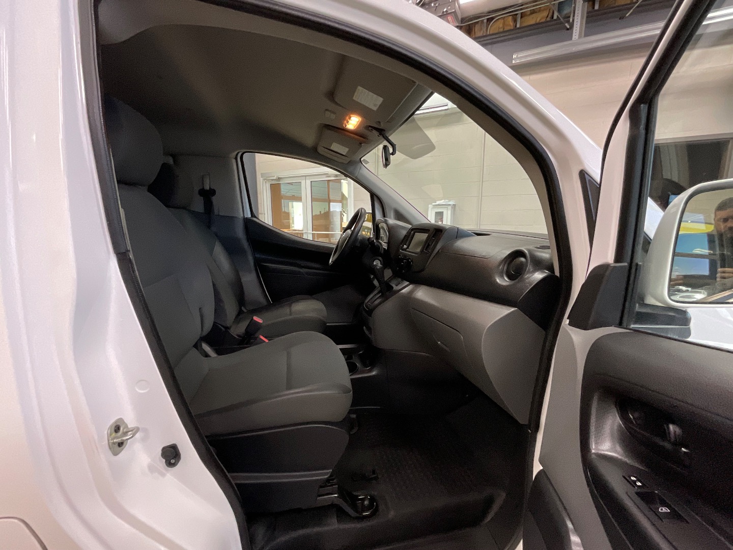 2020 Nissan NV200 SV photo 17