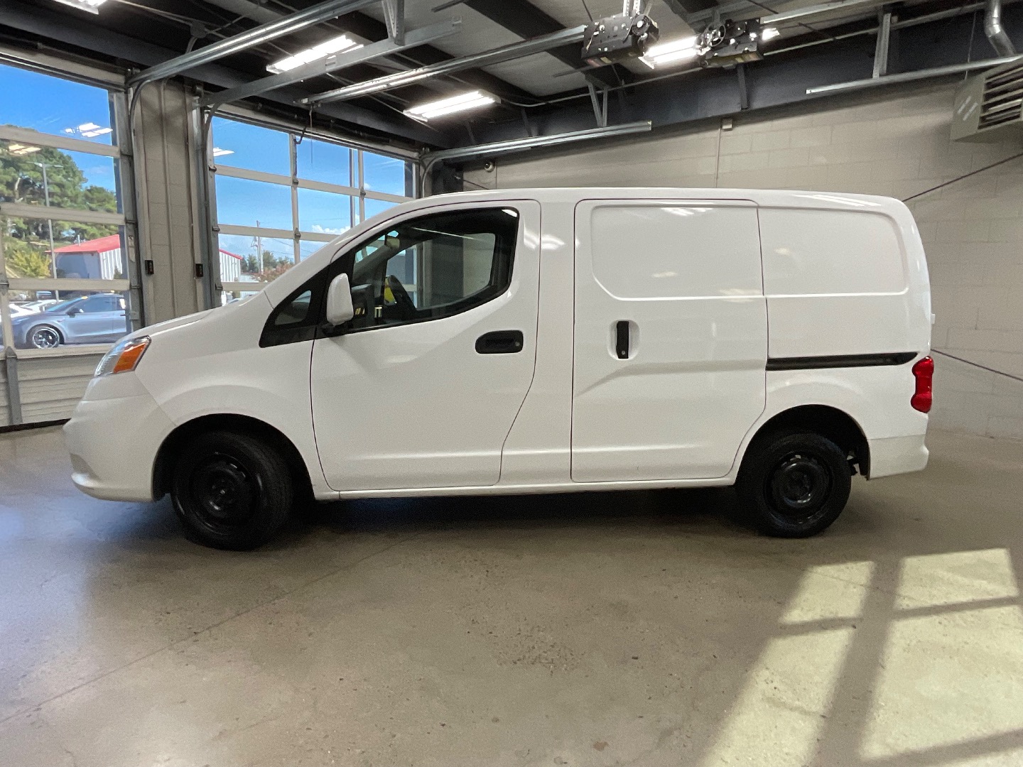 2020 Nissan NV200 SV photo 2