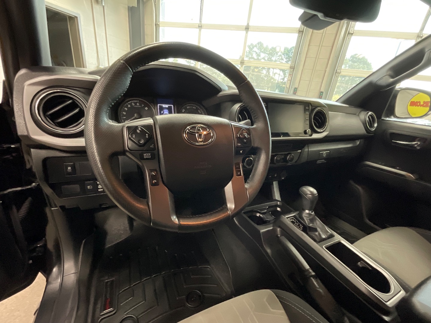 2022 Toyota Tacoma TRD photo 11