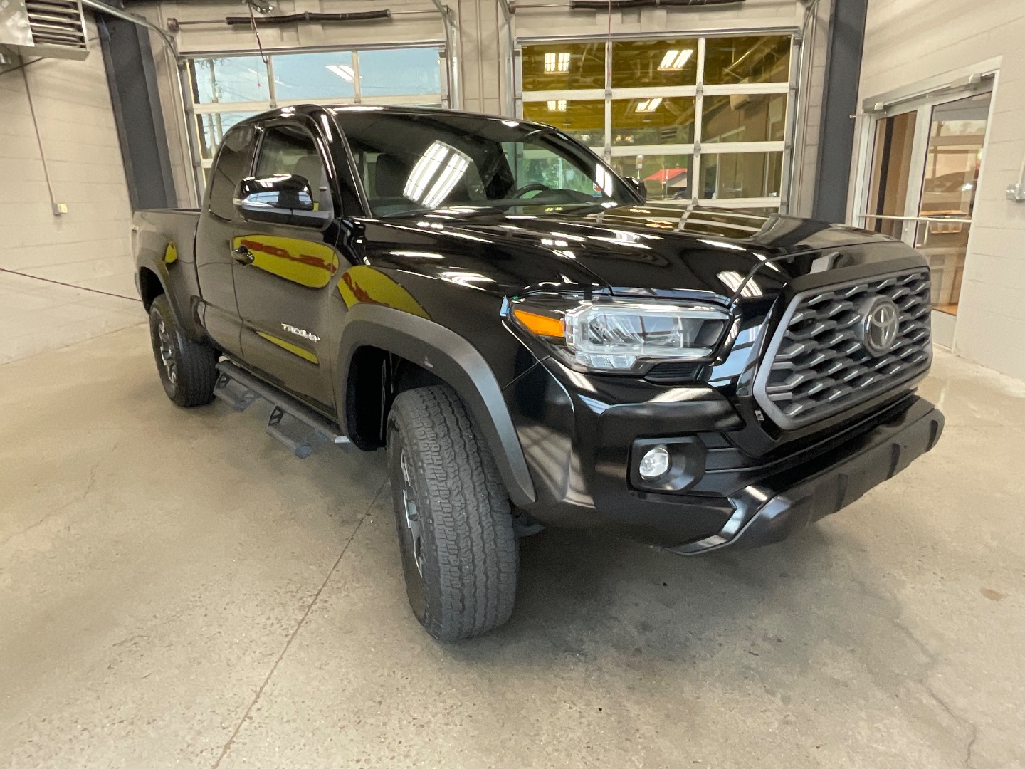 2022 Toyota Tacoma TRD photo 6