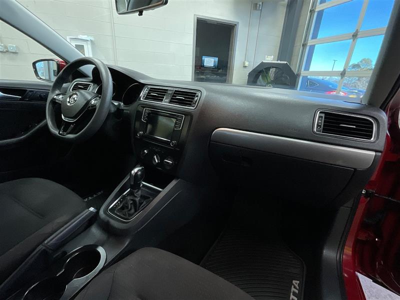 2016 VOLKSWAGEN JETTA 1.4T SE