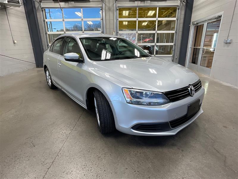 2013 VOLKSWAGEN JETTA SE