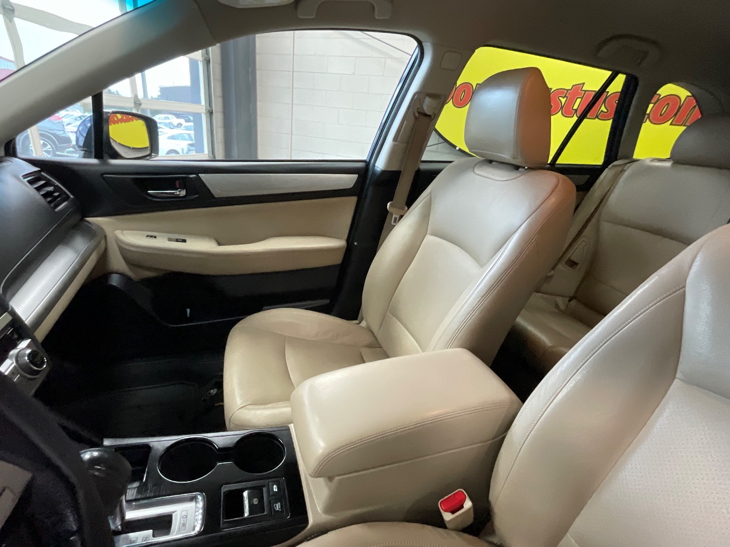 2017 Subaru Outback Premium photo 11