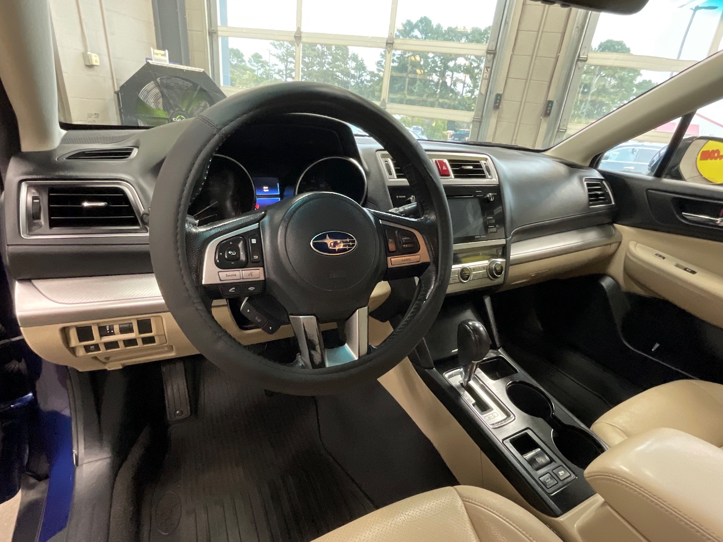 2017 Subaru Outback Premium photo 12