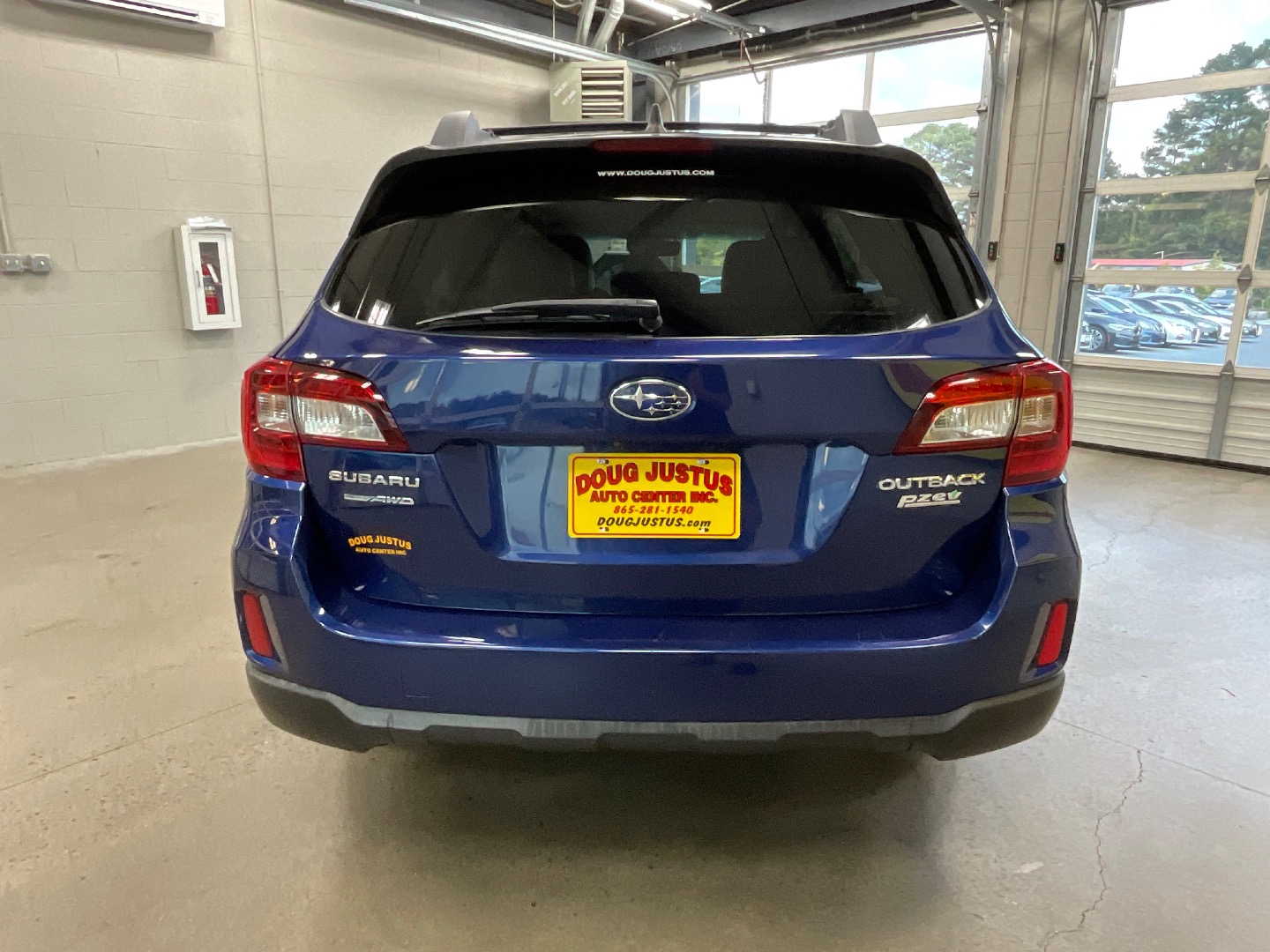 2017 Subaru Outback Premium photo 4