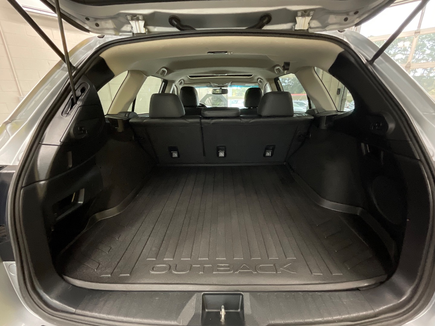 2017 Subaru Outback Limited photo 20