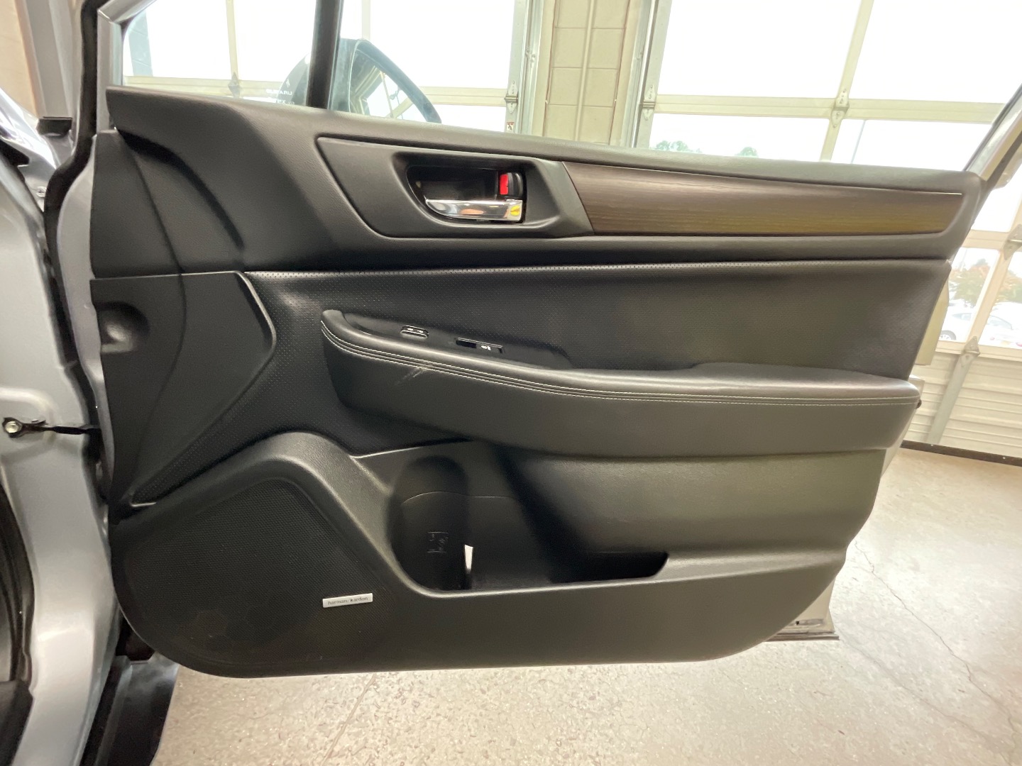 2017 Subaru Outback Limited photo 23