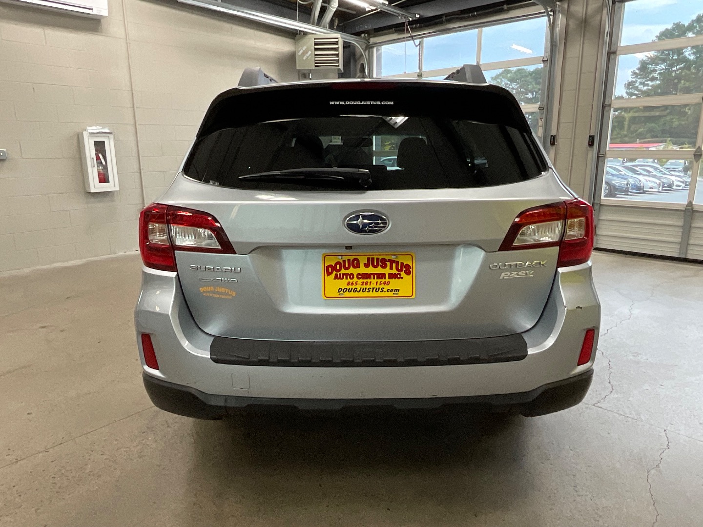 2017 Subaru Outback Limited photo 4