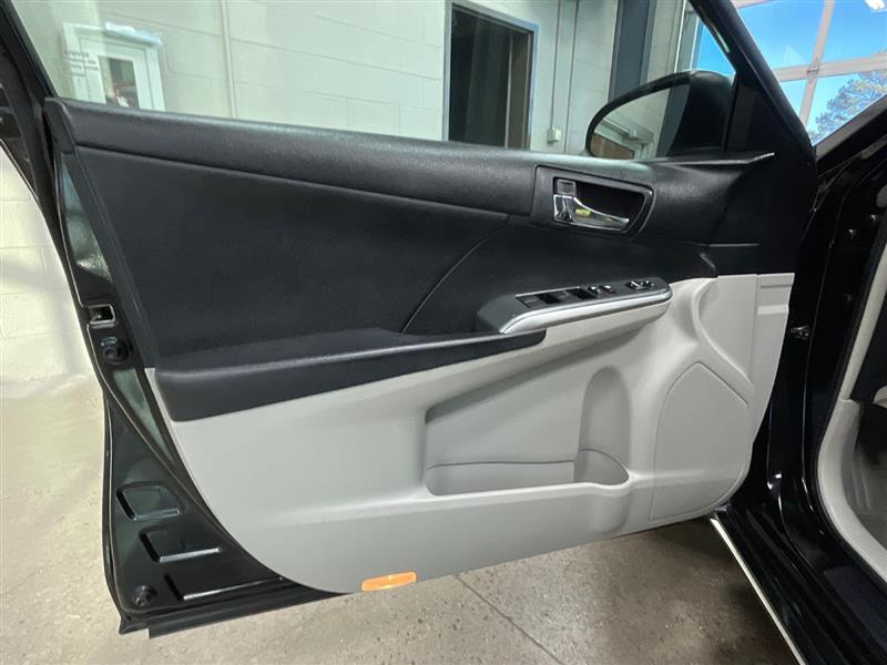 2012 TOYOTA CAMRY HYBRID XLE