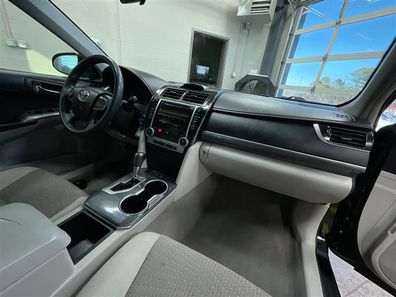 2012 TOYOTA CAMRY HYBRID XLE