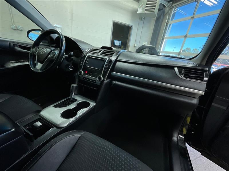 2012 TOYOTA CAMRY SE