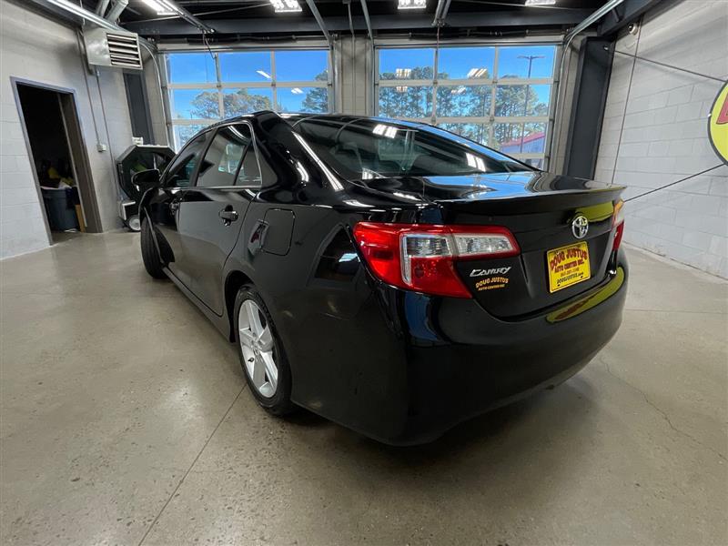 2012 TOYOTA CAMRY SE