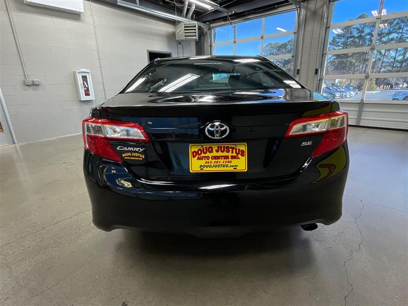 2012 TOYOTA CAMRY SE