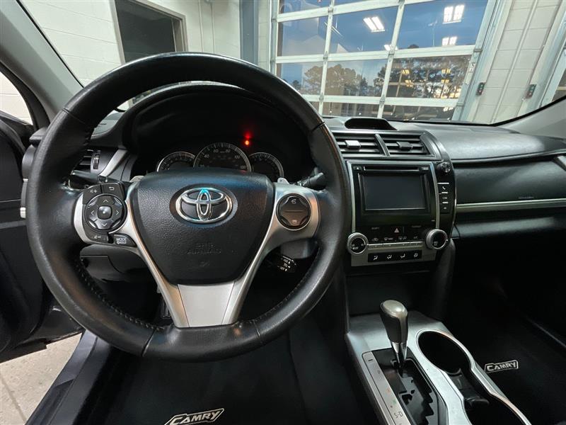 2013 TOYOTA CAMRY SE