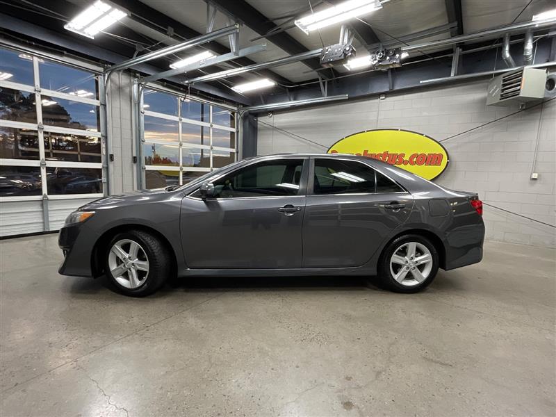 2013 TOYOTA CAMRY SE