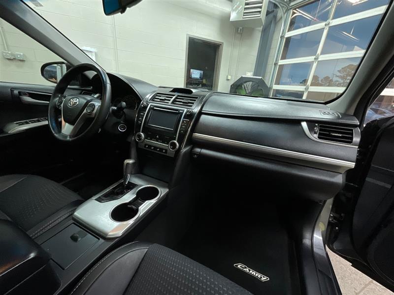 2013 TOYOTA CAMRY SE