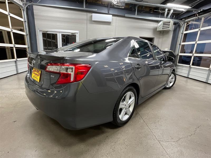2013 TOYOTA CAMRY SE