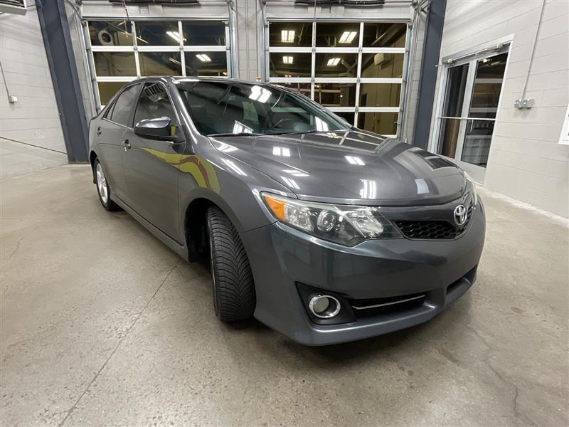 2013 TOYOTA CAMRY SE