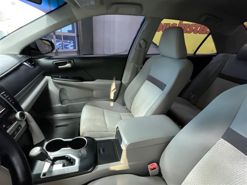 2013 TOYOTA CAMRY LE