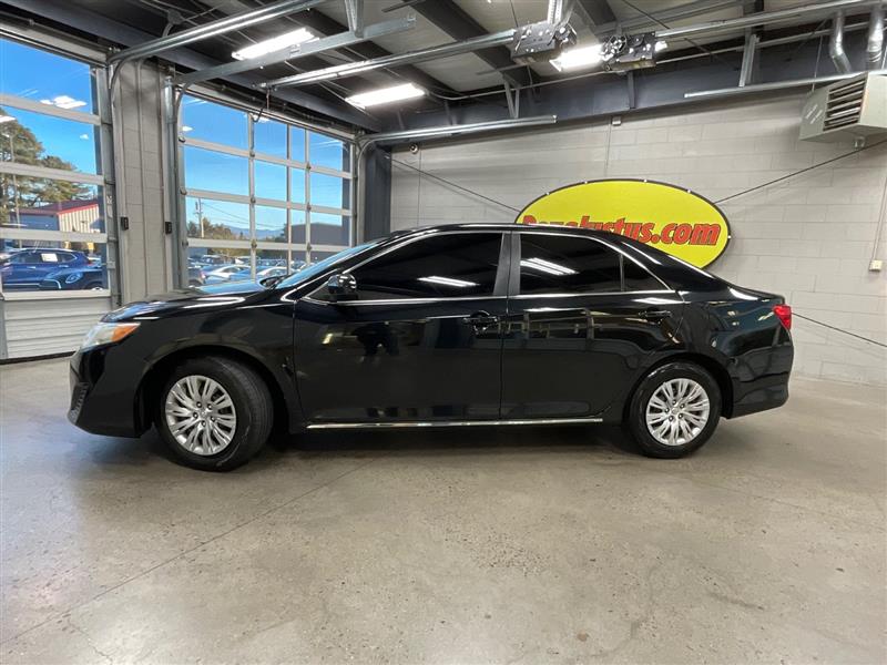 2013 TOYOTA CAMRY LE