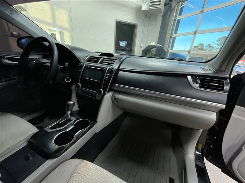 2013 TOYOTA CAMRY LE