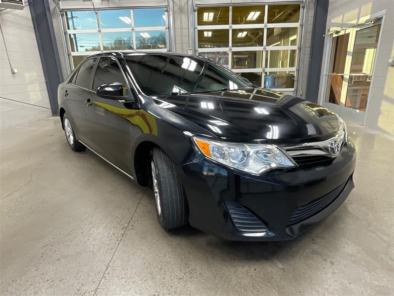 2013 TOYOTA CAMRY LE