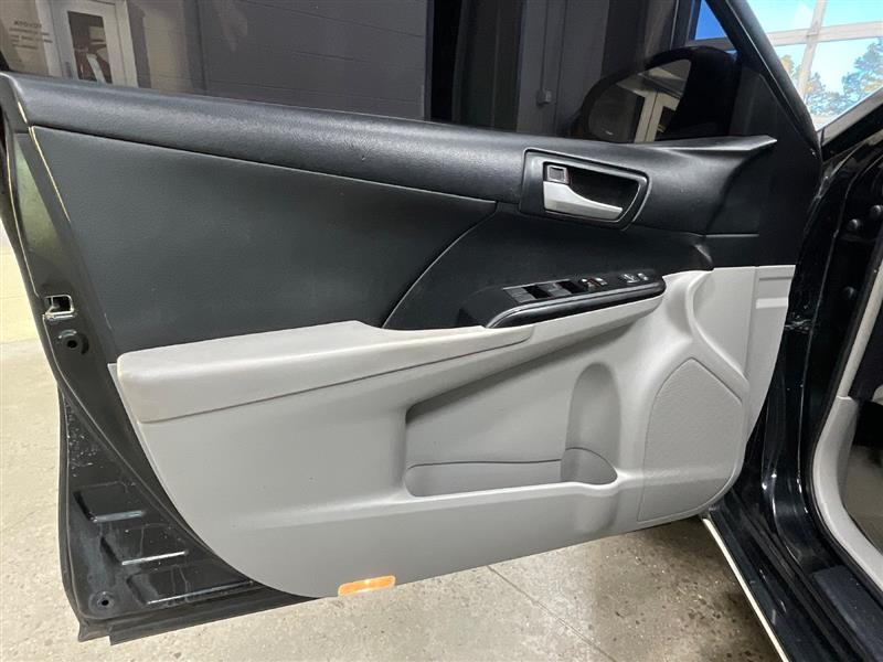 2013 TOYOTA CAMRY LE