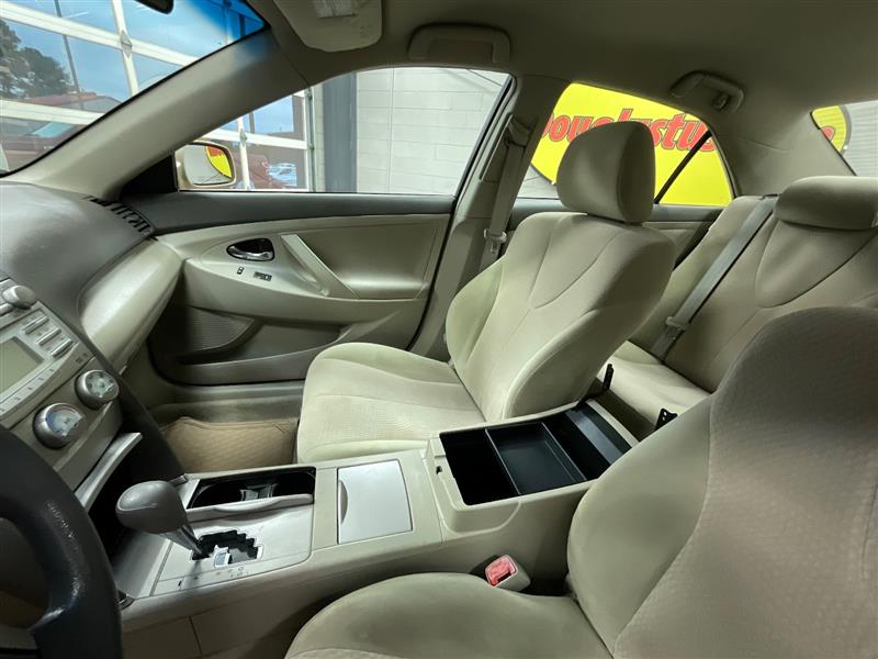 2010 TOYOTA CAMRY LE