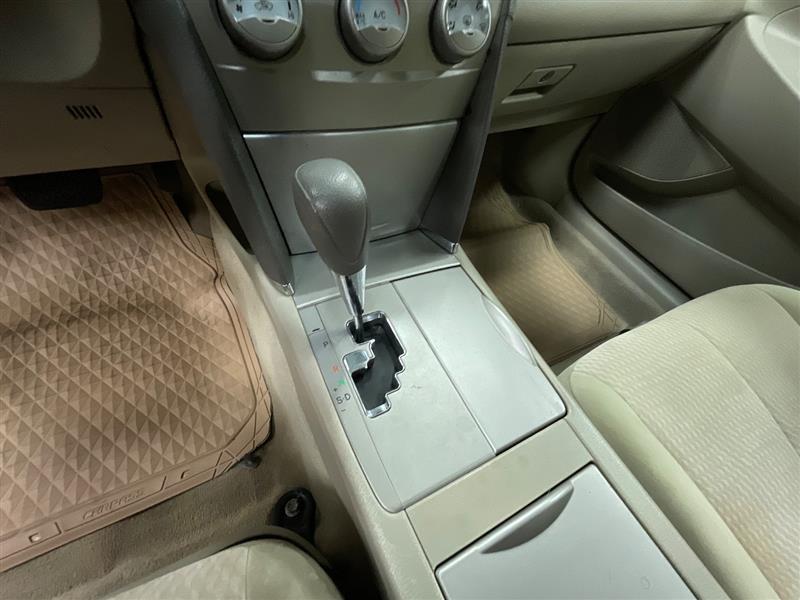 2010 TOYOTA CAMRY LE