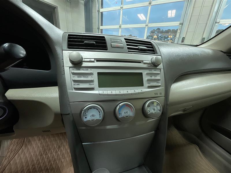 2010 TOYOTA CAMRY LE